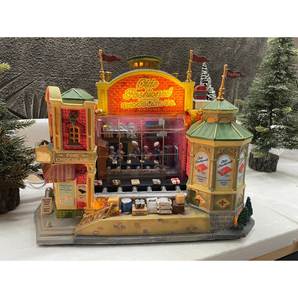 Lemax Carole Towne OLDE FASHIONED CHOCOLATE CO Animated Christmas Village 2005